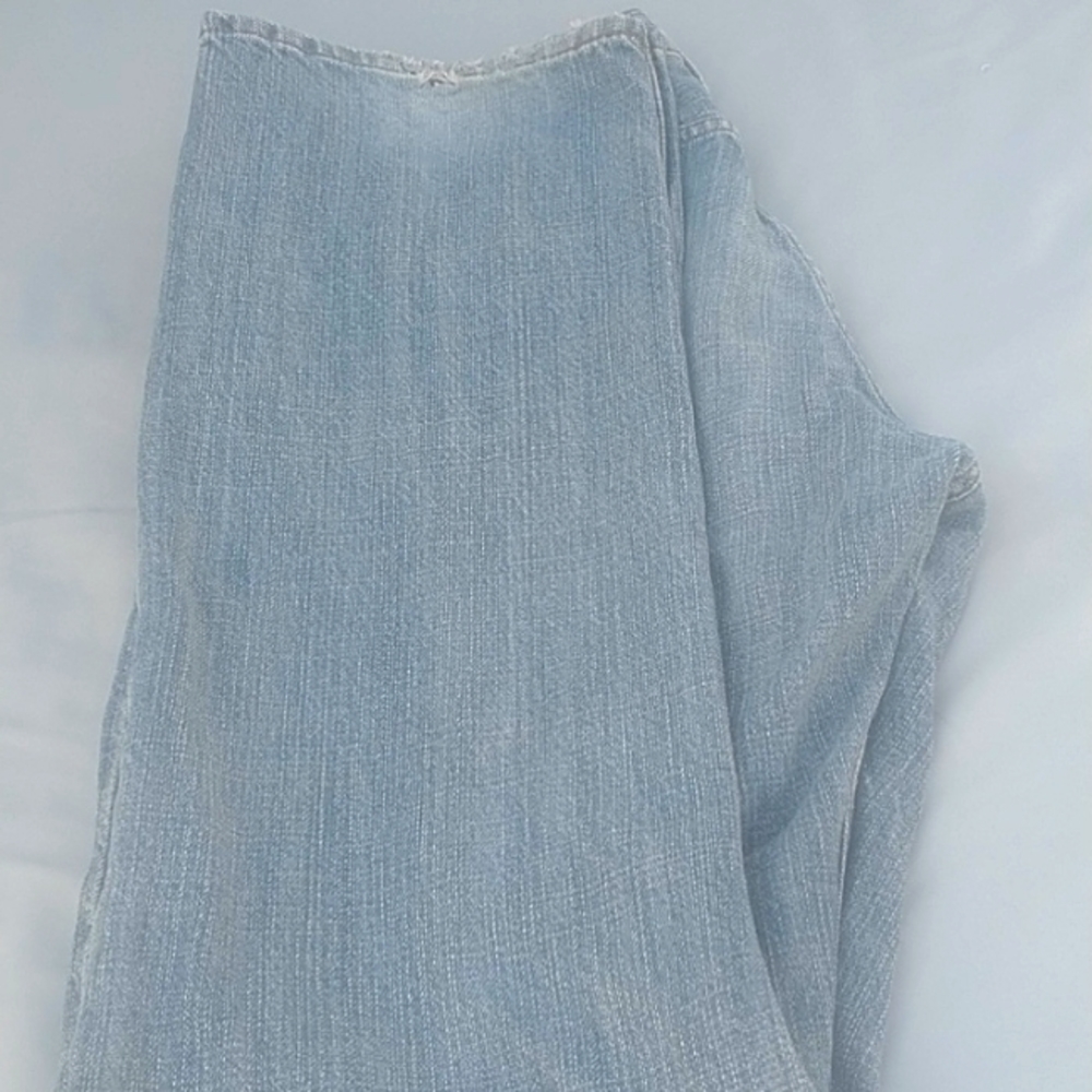 Levis - Picture 8 of 8